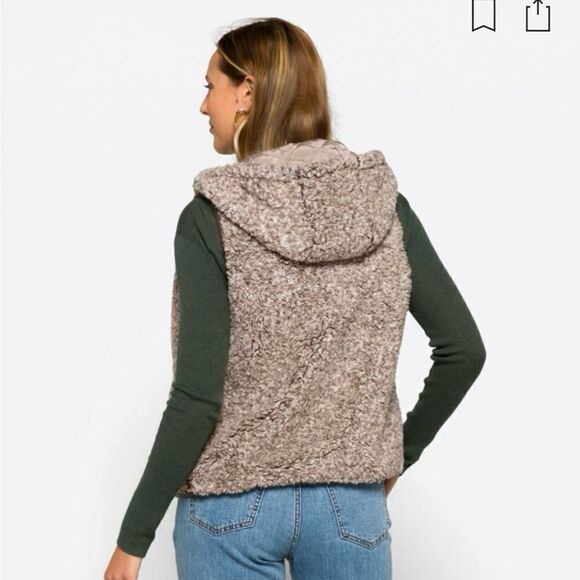 COFFEESHOP Nevaeh Reversible Wubby Vest new - Picture 3 of 16